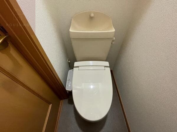 トイレ(コンパクトで使いやすいトイレです)