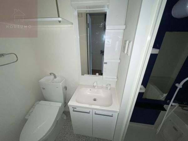 物件内観写真20　(独立洗面台あり、毎朝おしゃれに忙しい女性の方におすすめです)