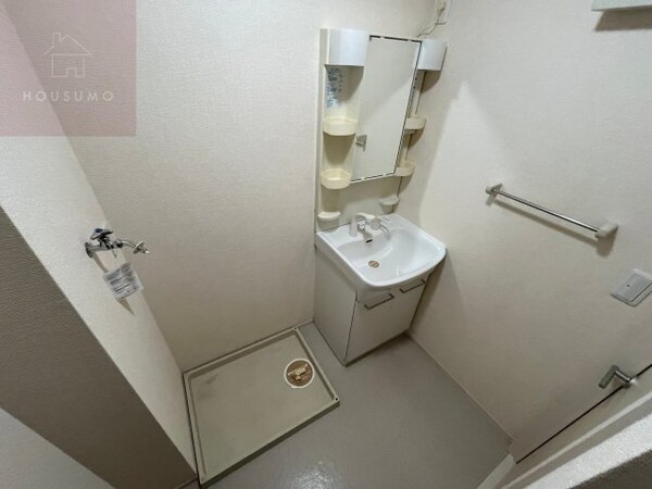 洗面・脱衣所(朝の身支度には欠かせない独立洗面化粧台)