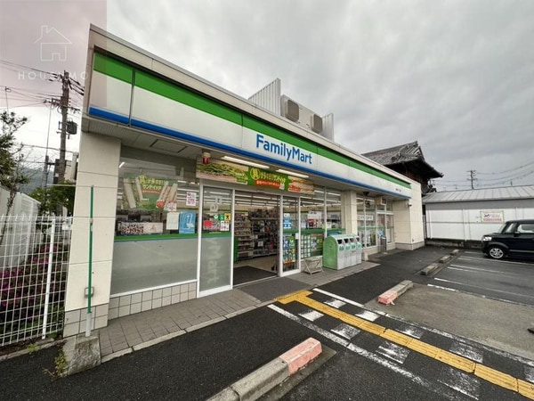 周辺環境(ファミリーマート 曙川東一丁目店 327m)
