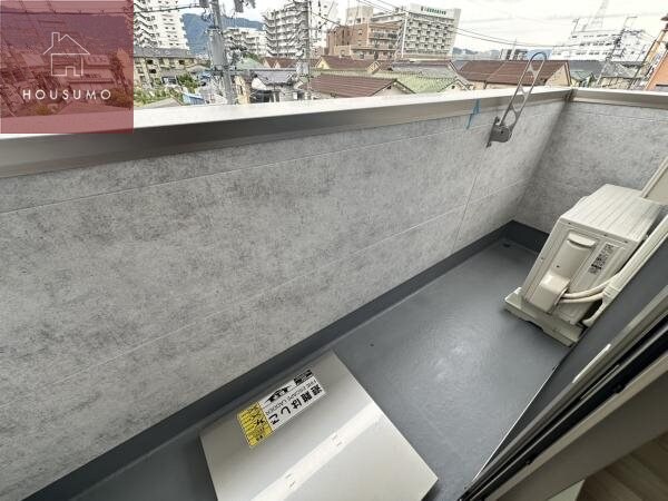 物件内観写真12　(暖かな日差しのふりそそぐバルコニー)