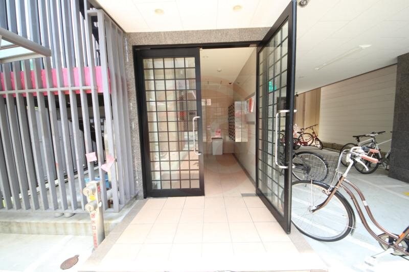物件外観写真2　(エントランスです)