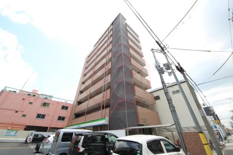 物件外観写真4　(外観は落ち着いています)