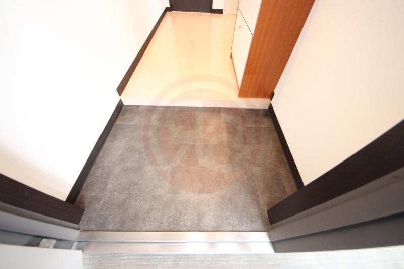 物件内観写真16　(シンプルで使いやすい玄関です)