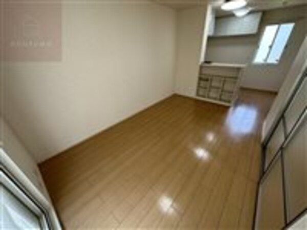 居室(おしゃれな居間です)