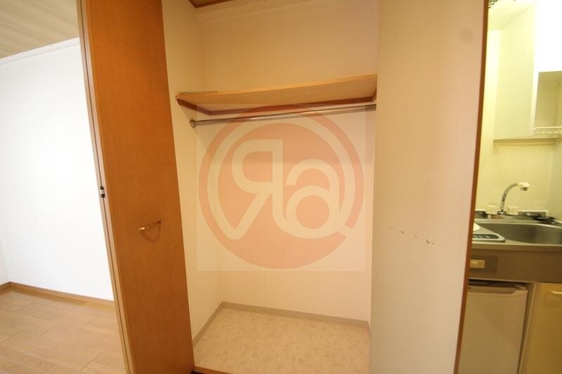 物件内観写真12　(大きなスペースがあり、収納には困りません)