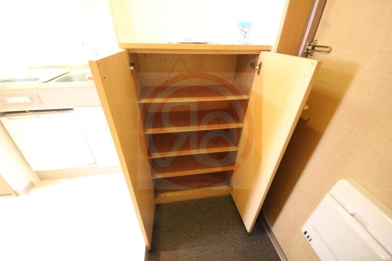 物件内観写真7　(ちょっとした収納スペースも充実しています)