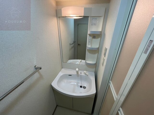 物件内観写真19　(独立洗面化粧台が付いています)