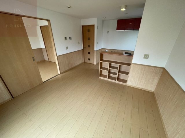 物件内観写真16　(ゆったりとした居間です)