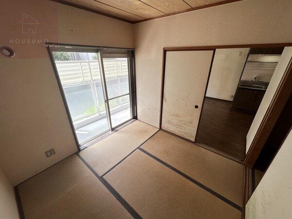 和室(落ち着いた雰囲気の和室付きです)
