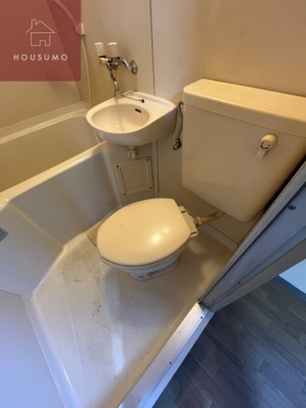 トイレ(シンプルで使いやすいトイレです)