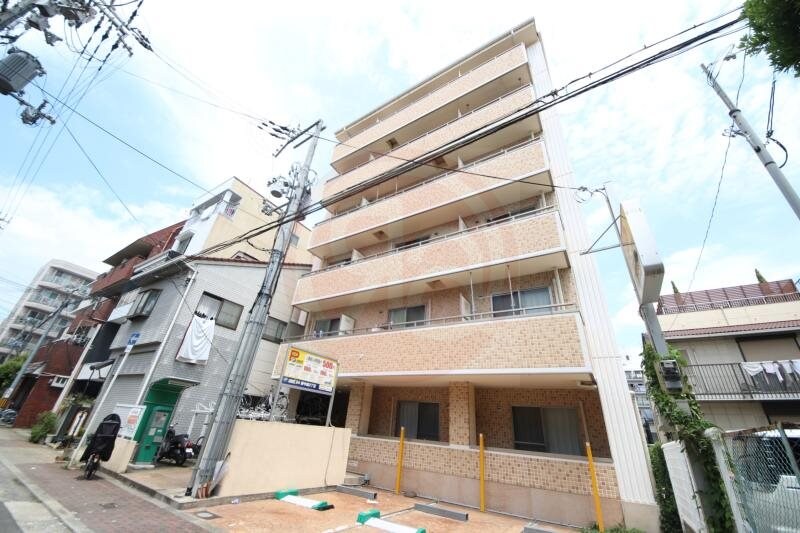 物件外観写真1　(外観もきれいです)