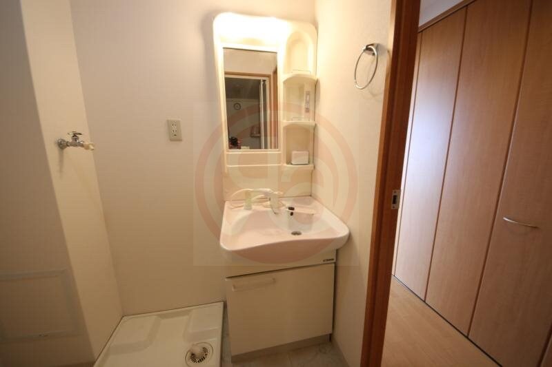 物件内観写真19　(使いやすい独立洗面台です)