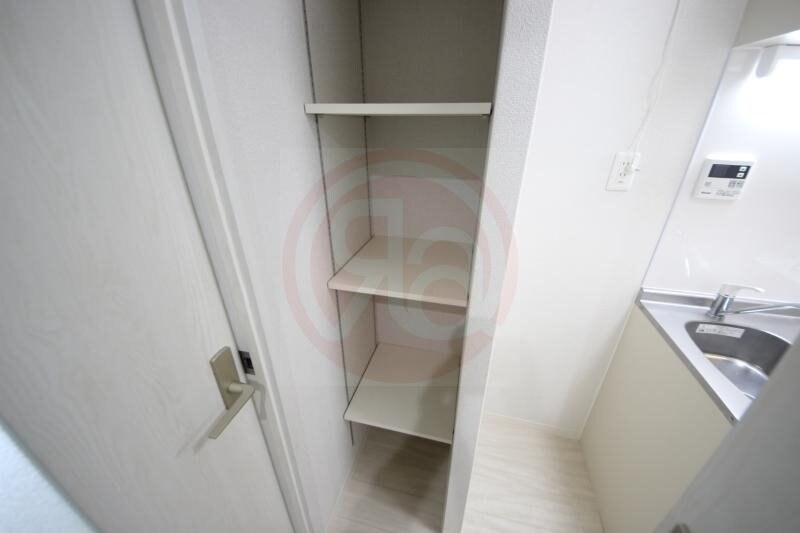 物件内観写真24　(便利な収納スペースです)