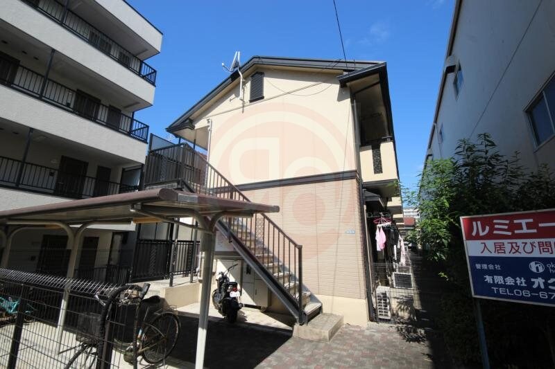 物件外観写真1　(建物外観を気になさる方へ、見た目の良い物件です)