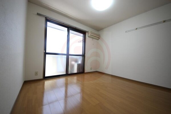 洋室(個人の部屋や寝室として使える洋室です)