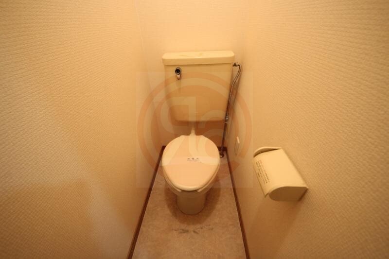 物件内観写真12　(シンプルで使いやすいトイレです)