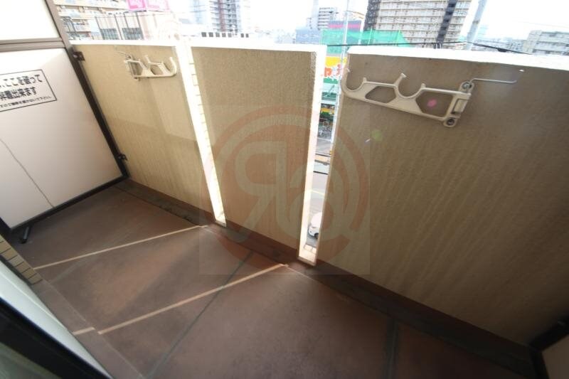 物件内観写真15　(暖かな日差しのふりそそぐバルコニー)