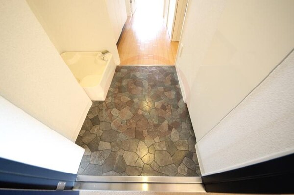 玄関(毎日通る玄関はこちらです)