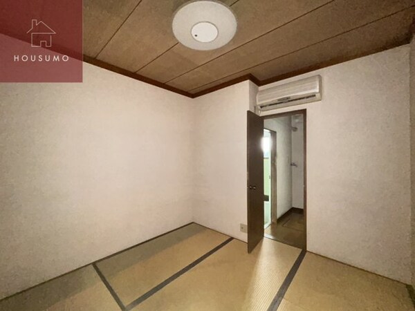 和室(きれいな和室です)