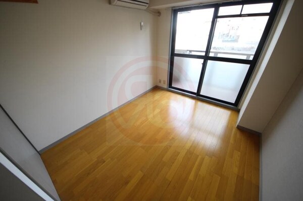 居室(おしゃれなリビングです)