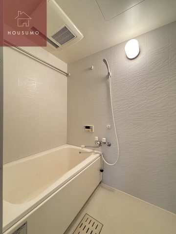 物件内観写真6　(きれいなお風呂です)