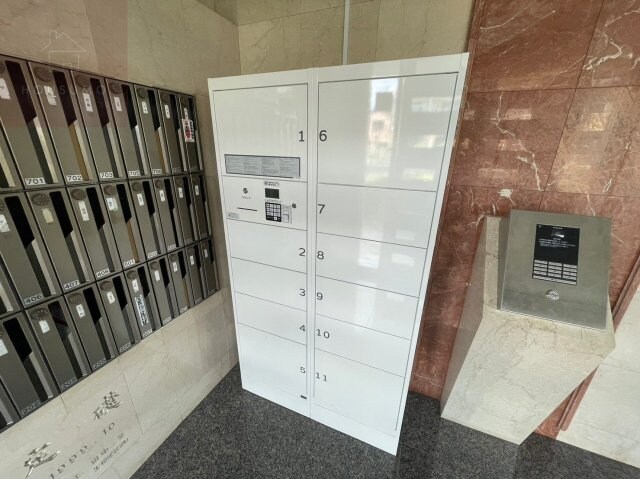 物件内観写真16　(宅配BOXです)