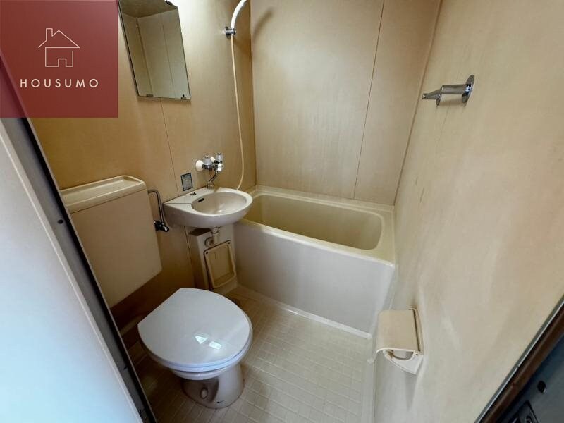 物件内観写真7　(日々の疲れを癒すお風呂付です)