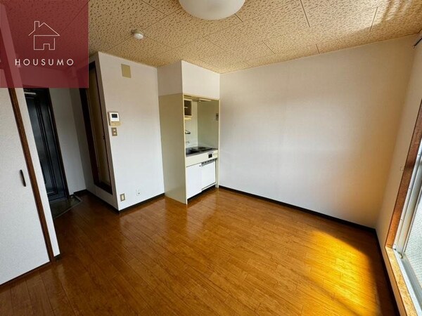 洋室(広々とした洋室です)