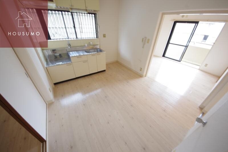 物件内観写真5　(おしゃれなリビングです)