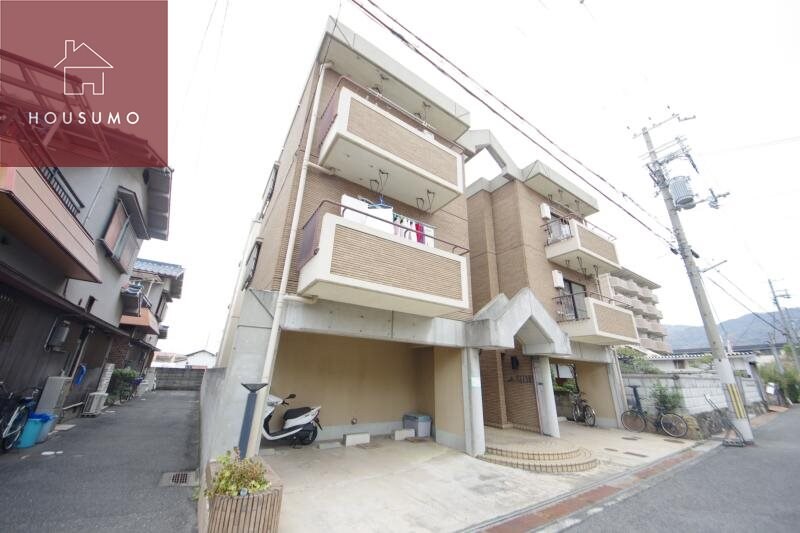 物件外観写真4　(落ち着いた雰囲気の外観です)