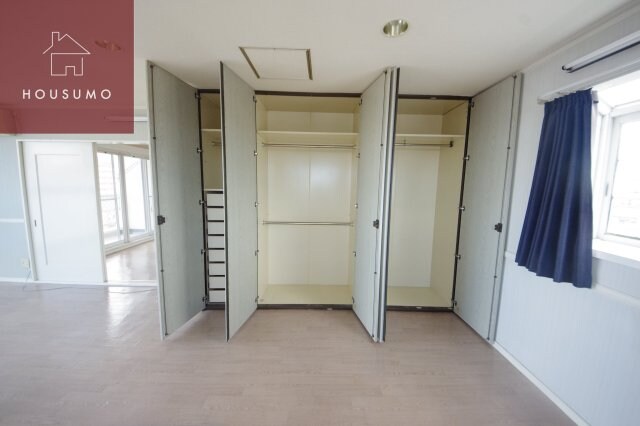 物件内観写真20　(大きなスペースがあり、収納には困りません)