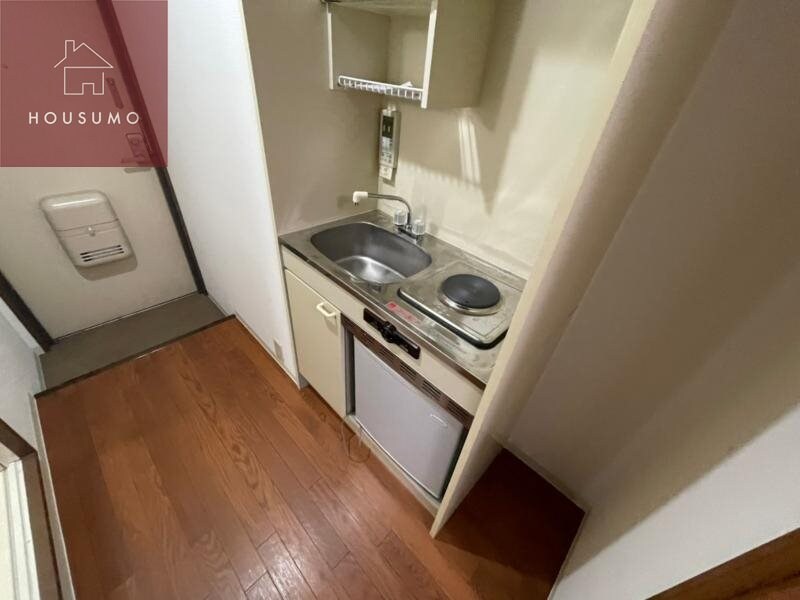 物件内観写真6　(コンパクトなキッチンで掃除もラクラク)