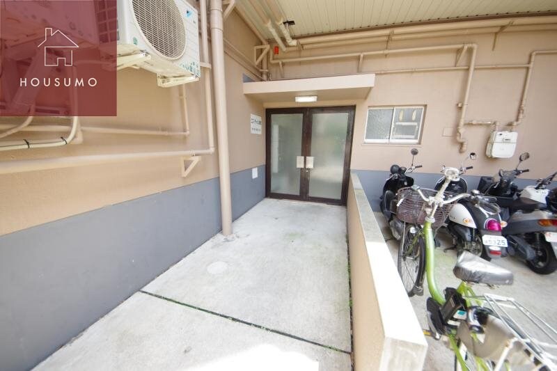 物件外観写真3　(建物の内部です)