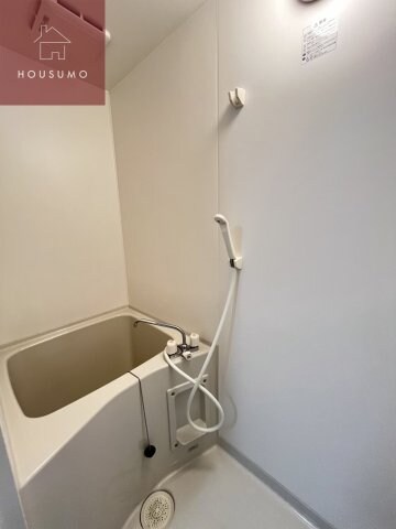 物件内観写真10　(コンパクトで使いやすいお風呂です)