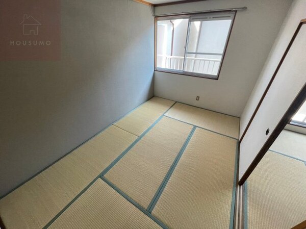 寝室(ゆとりの広さです)