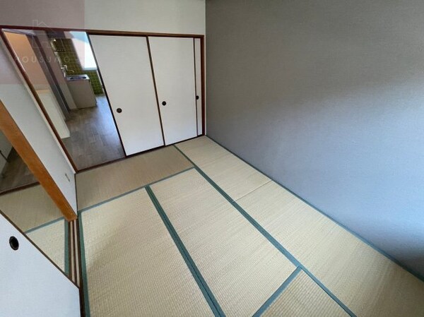 和室(フローリングだけでなく、和室もあります)