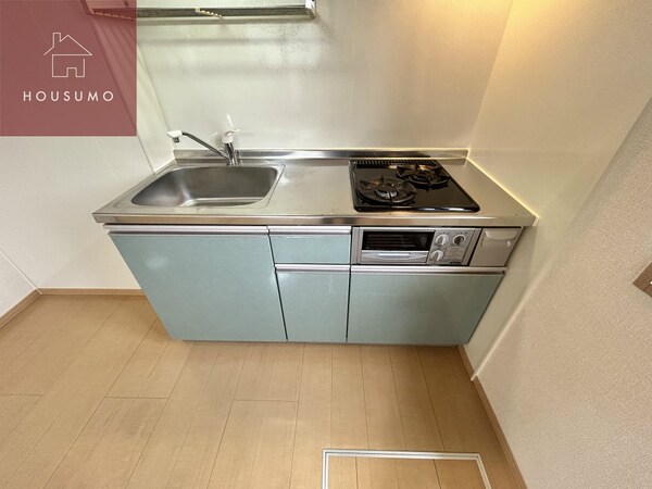 キッチン(コンパクトなキッチンで掃除もラクラク)