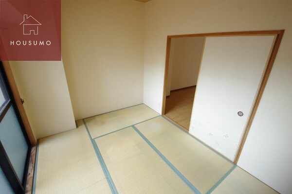 和室(柔らかい畳が心地よい和室)