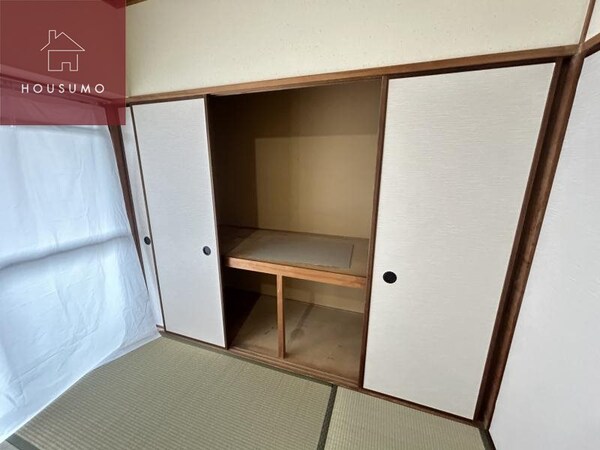 収納(同施工会社・同型モデルの室内です。（参考写真・イメージ写真）)