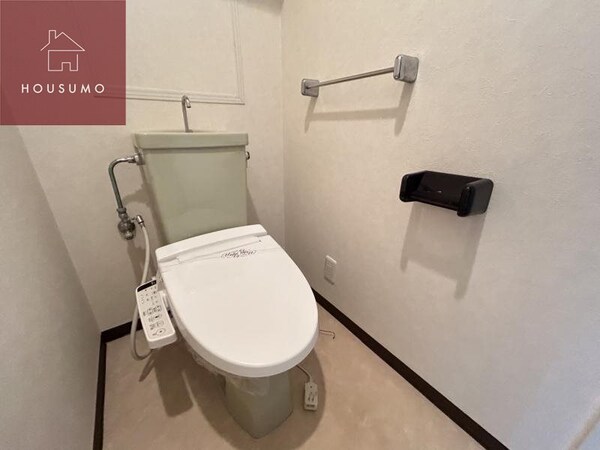 トイレ(同施工会社・同型モデルの室内です。（参考写真・イメージ写真）)