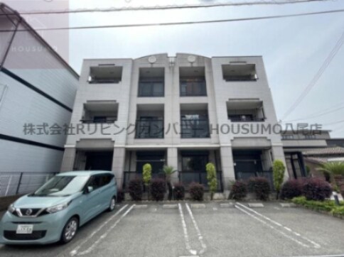 物件外観写真1　(きれいな外観です)