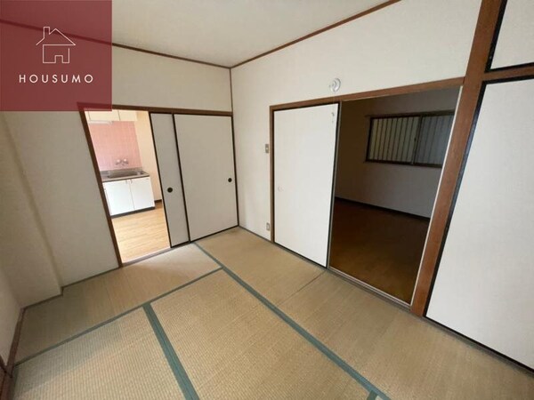 和室(和室があると、家にあたたかい雰囲気が生まれます)