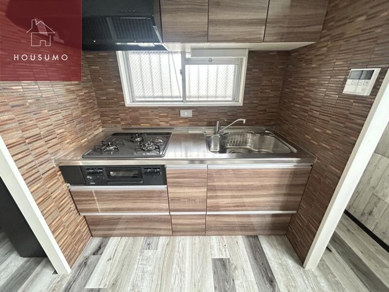 物件内観写真5　(コンパクトなキッチンで掃除もラクラク)