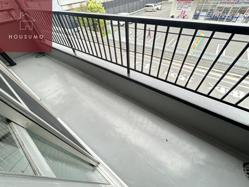 物件内観写真12　(バルコニーがあります)