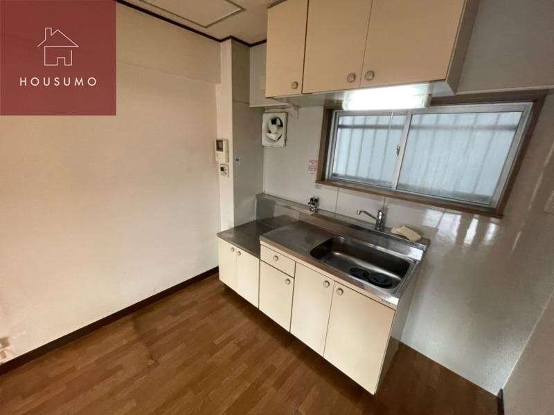 物件内観写真17　(コンパクトなキッチンで掃除もラクラク)