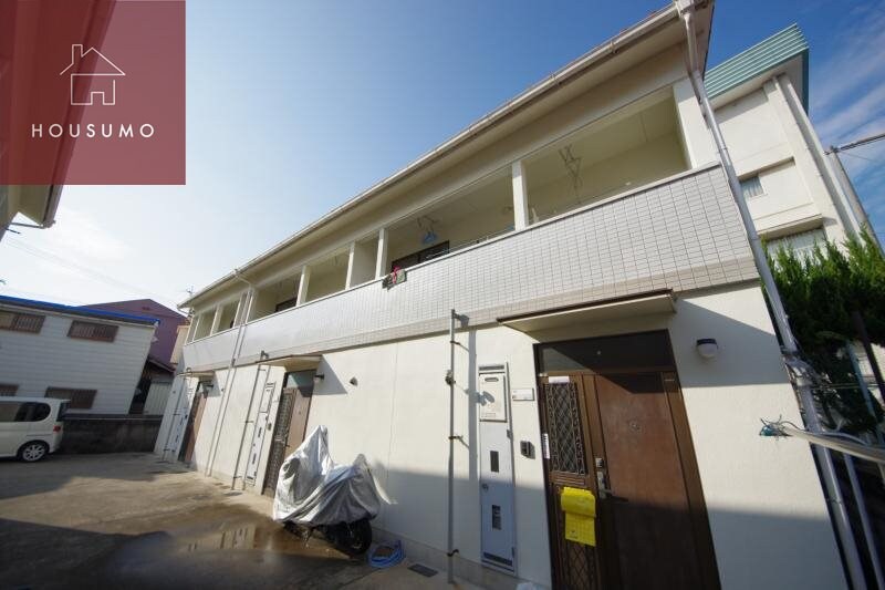 物件外観写真3　(エントランスです)