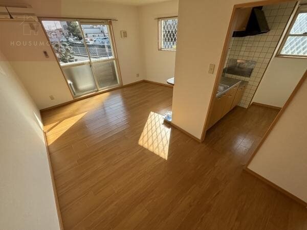 物件内観写真27　(使いやすい居間です)