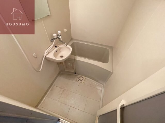 物件内観写真5　(日々の疲れを癒すお風呂付です)