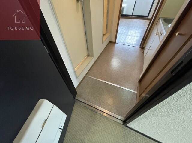 物件内観写真8　(きれいな玄関です)